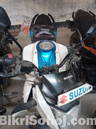 সুজুকি জিক্সার